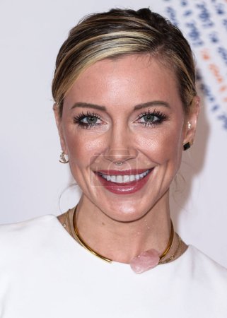 Photo for American actress Katie Cassidy arrives at the 30th Annual Race To Erase MS Gala held at the Fairmont Century Plaza on June 2, 2023 in Century City, Los Angeles, California, United States. - Royalty Free Image