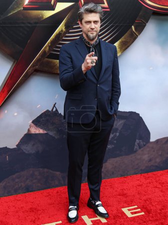 Foto de Andrés Muschietti llega al estreno de Los Ángeles de Warner Bros. 'The Flash' celebrado en el TCL Chinese Theatre IMAX el 12 de junio de 2023 en Hollywood, Los Ángeles, California, Estados Unidos. - Imagen libre de derechos