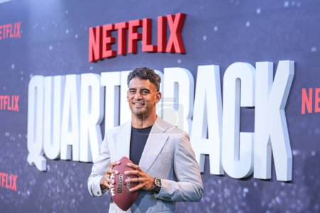 Foto de Marcus Mariota llega al estreno en Los Ángeles de la primera temporada de 'Quarterback' de Netflix celebrada en el Teatro Netflix Tudum el 11 de julio de 2023 en Hollywood, Los Ángeles - Imagen libre de derechos