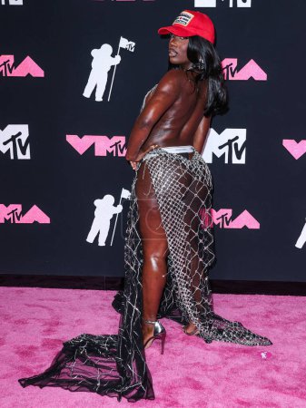 Foto de Doechii llega a los MTV Video Music Awards 2023 celebrados en el Prudential Center el 12 de septiembre de 2023 en Newark, Nueva Jersey, Estados Unidos. - Imagen libre de derechos