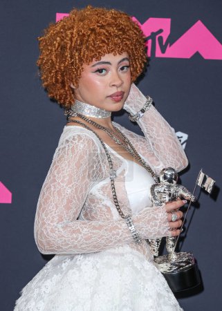 Photo for Ice Spice poses with the 'Best New Artist' Award in the press room at the 2023 MTV Video Music Awards held at the Prudential Center on September 12, 2023 in Newark, New Jersey, United States. - Royalty Free Image