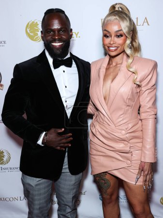 Photo for Eszylfie Taylor and Blac Chyna (Angela White) arrives at the 4th Annual Future Stars Basketball Camp Charity Dinner Gala held at the Taglyan Complex on October 25, 2023 in Hollywood, California, United States. - Royalty Free Image