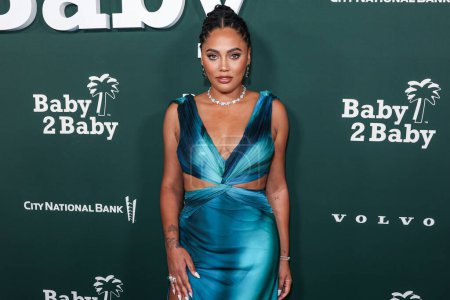 Photo for Ayesha Curry wearing Alberta Ferretti arrives at the 2023 Baby2Baby Gala Presented By Paul Mitchell held at the Pacific Design Center on November 11, 2023 in West Hollywood, Los Angeles, California, United States. - Royalty Free Image