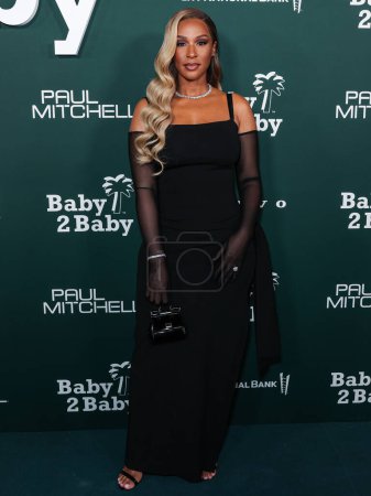 Photo for Savannah James wearing Dolce and Gabbana arrives at the 2023 Baby2Baby Gala Presented By Paul Mitchell held at the Pacific Design Center on November 11, 2023 in West Hollywood, Los Angeles, California, United States. - Royalty Free Image