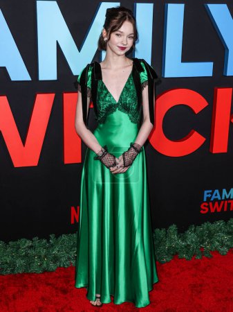 Téléchargez les photos : L'actrice américaine Emma Myers arrive à la première de "Family Switch" de Netflix à AMC The Grove 14 le 29 novembre 2023 à Los Angeles, Californie, États-Unis. - en image libre de droit