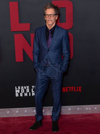 Foto de El actor estadounidense Kevin Bacon llega al estreno en Nueva York de 'Leave The World Behind' de Netflix celebrado en el Teatro de París el 4 de diciembre de 2023 en Manhattan, Nueva York, Nueva York, Estados Unidos. - Imagen libre de derechos