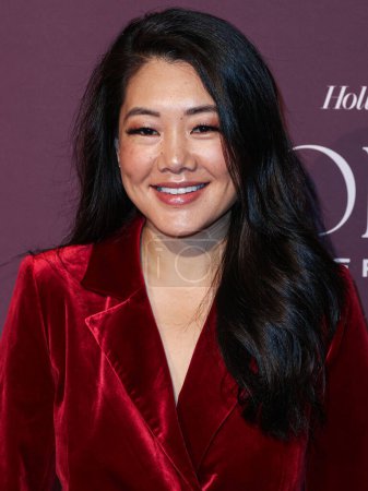 Photo for Chinese-American television personality and entrepreneur Crystal Kung Minkoff arrives at The Hollywood Reporter's Women In Entertainment Gala 2023 presented by Lifetime held at The Beverly Hills Hotel on December 7, 2023 in Beverly Hills, Los Angeles - Royalty Free Image