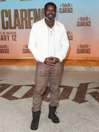 Foto de Lil Rel Howery llega al estreno de Sony Pictures en Los Ángeles 'El Libro de Clarence' celebrado en el Teatro David Geffen en el Museo de la Academia de Cine el 5 de enero de 2024 en Los Ángeles, California, Estados Unidos. - Imagen libre de derechos