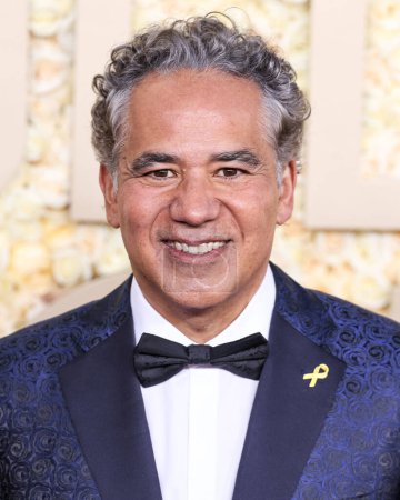 Foto de John Ortiz llega a los 81st Annual Golden Globe Awards celebrados en The Beverly Hilton Hotel el 7 de enero de 2024 en Beverly Hills, Los Ángeles, California, Estados Unidos. - Imagen libre de derechos