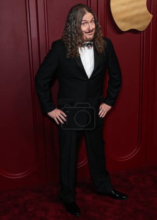 Foto de Weird Al Yankovic llega a la 75ª Fiesta Anual de los Premios Primetime Emmy de Apple TV + celebrada en Mother Wolf el 15 de enero de 2024 en Hollywood, Los Ángeles, California, Estados Unidos. - Imagen libre de derechos