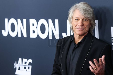 Foto de Jon Bon Jovi llega al MusiCares Persona del Año 2024 en honor a Jon Bon Jovi celebrado en el Centro de Convenciones de Los Ángeles el 2 de febrero de 2024 en Los Ángeles, California, Estados Unidos. - Imagen libre de derechos