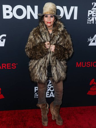 Foto de Linda Perry llega al MusiCares Persona del Año 2024 en honor a Jon Bon Jovi celebrado en el Centro de Convenciones de Los Ángeles el 2 de febrero de 2024 en Los Ángeles, California, Estados Unidos. - Imagen libre de derechos