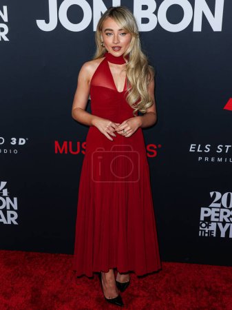 Photo for Sabrina Carpenter arrives at the 2024 MusiCares Person of the Year Honoring Jon Bon Jovi held at the Los Angeles Convention Center on February 2, 2024 in Los Angeles, California, United States. - Royalty Free Image