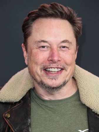 Foto de Elon Musk llega al estreno de 'Lola' de Vertical Entertainment celebrado en el Regency Bruin Theatre el 3 de febrero de 2024 en Westwood, Los Ángeles, California, Estados Unidos. - Imagen libre de derechos