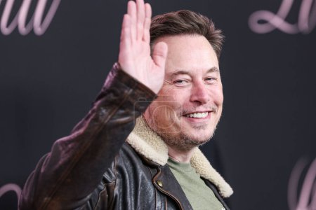 Foto de Elon Musk llega al estreno de 'Lola' de Vertical Entertainment celebrado en el Regency Bruin Theatre el 3 de febrero de 2024 en Westwood, Los Ángeles, California, Estados Unidos. - Imagen libre de derechos