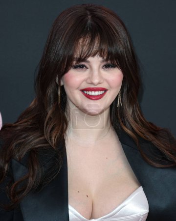 Téléchargez les photos : Selena Gomez arrive au Regency Bruin Theatre de Los Angeles le 3 février 2024 à Westwood, Los Angeles, Californie, États-Unis. - en image libre de droit
