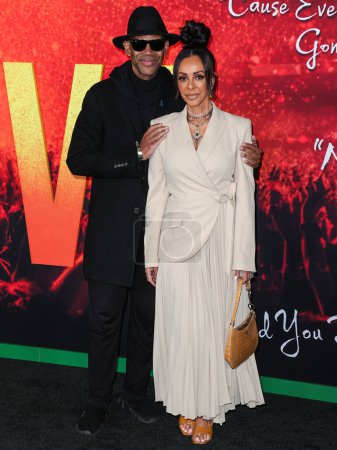 Téléchargez les photos : Jimmy Jam et Lisa Padilla arrivent à la première de Paramount Pictures 'Bob Marley : One Love' au Regency Village Theatre le 6 février 2024 à Westwood, Los Angeles, Californie, États-Unis. - en image libre de droit