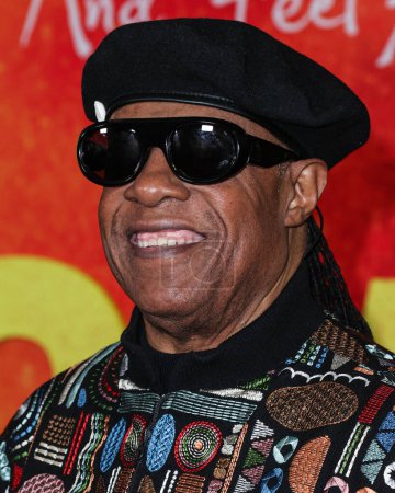 Téléchargez les photos : Stevie Wonder arrive à la première de Paramount Pictures 'Bob Marley : One Love' au Regency Village Theatre le 6 février 2024 à Westwood, Los Angeles, Californie, États-Unis. - en image libre de droit