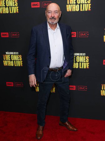 Téléchargez les photos : Terry O'Quinn arrive à la première de "The Walking Dead : The Ones Who Live" de l'AMC + à Los Angeles, au Linwood Dunn Theater du Pickford Center for Motion Picture Study, le 7 février 2024 à Hollywood, Los Angeles, Californie, Uni - en image libre de droit