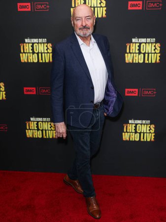 Téléchargez les photos : Terry O'Quinn arrive à la première de "The Walking Dead : The Ones Who Live" de l'AMC + à Los Angeles, au Linwood Dunn Theater du Pickford Center for Motion Picture Study, le 7 février 2024 à Hollywood, Los Angeles, Californie, Uni - en image libre de droit
