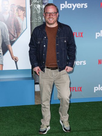 Téléchargez les photos : Ross M. Dinerstein arrive au Los Angeles Premiere Of Netflix's 'Players' au Egyptian Theatre Hollywood le 8 février 2024 à Hollywood, Los Angeles, Californie, États-Unis. - en image libre de droit