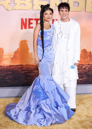 Téléchargez les photos : Kiawentiio Tarbell et Ian Ousley arrivent à la première mondiale de "Avatar : The Last Airbender" saison 1 de Netflix qui s'est tenue au théâtre égyptien Hollywood le 15 février 2024 à Hollywood, Los Angeles, Californie, États-Unis. - en image libre de droit