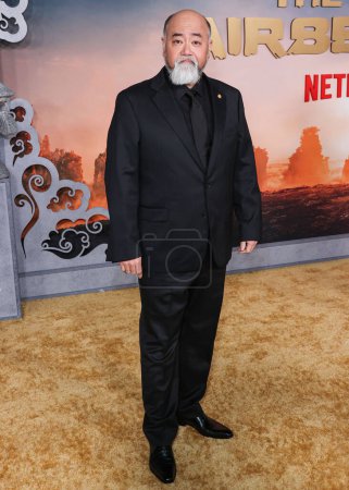 Téléchargez les photos : Paul Sun-Hyung Lee arrive à la première mondiale de "Avatar : The Last Airbender" saison 1 de Netflix au théâtre égyptien Hollywood le 15 février 2024 à Hollywood, Los Angeles, Californie, États-Unis. - en image libre de droit