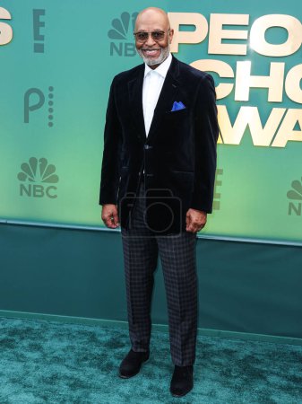 Photo for James Pickens Jr. arrives at the 49th Annual People's Choice Awards 2024 held at The Barker Hangar on February 18, 2024 in Santa Monica, Los Angeles, California, United States. - Royalty Free Image