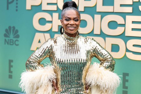 Photo for Kandi Burruss arrives at the 49th Annual People's Choice Awards 2024 held at The Barker Hangar on February 18, 2024 in Santa Monica, Los Angeles, California, United States. - Royalty Free Image