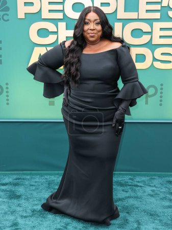 Photo for Loni Love arrives at the 49th Annual People's Choice Awards 2024 held at The Barker Hangar on February 18, 2024 in Santa Monica, Los Angeles, California, United States. - Royalty Free Image