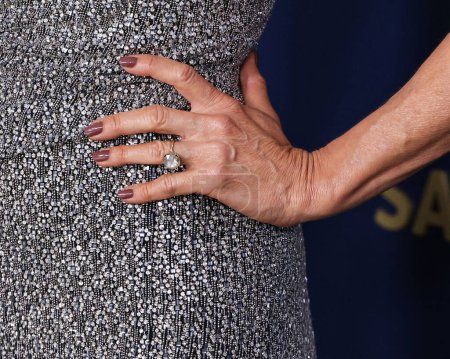 Foto de Jennifer Aniston vistiendo a Celine llega a los 30º Premios Anuales del Sindicato de Actores de Pantalla celebrados en el Auditorio del Santuario y el Salón de la Expo el 24 de febrero de 2024 en Los Ángeles, California, Estados Unidos. - Imagen libre de derechos