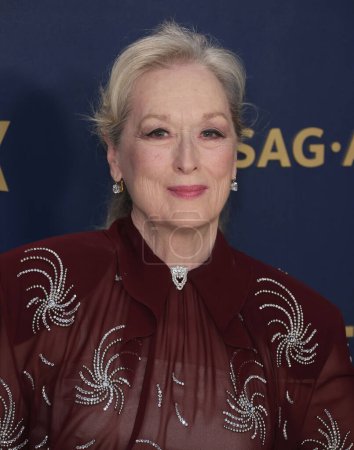 Téléchargez les photos : Meryl Streep portant Prada arrive à la 30e cérémonie annuelle des Screen Actors Guild Awards qui s'est tenue au Shrine Auditorium and Expo Hall le 24 février 2024 à Los Angeles, Californie, États-Unis. - en image libre de droit