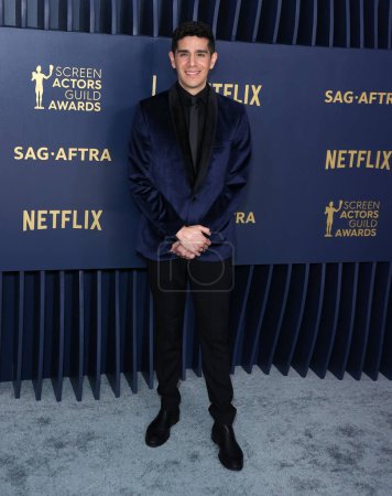 Téléchargez les photos : Patrick Gomez arrive à la 30e cérémonie annuelle des Screen Actors Guild Awards au Shrine Auditorium and Expo Hall le 24 février 2024 à Los Angeles, Californie, États-Unis. - en image libre de droit