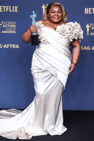 Téléchargez les photos : Da'Vine Joy Randolph, lauréate de l'Outstanding Performance by a Female Actor in a Supporting Role award for 'The Holdovers' poses in the press room at the 30th Annual Screen Actors Guild Awards on February 24, 2024 in LA, USA. - en image libre de droit