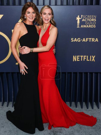 Foto de Felicity Blunt y su hermana Emily Blunt llegan a los 30º Premios Anuales del Sindicato de Actores de Pantalla celebrados en el Shrine Auditorium y Expo Hall el 24 de febrero de 2024 en Los Ángeles, California, Estados Unidos. - Imagen libre de derechos