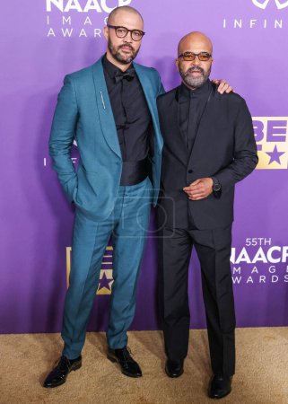 Téléchargez les photos : Cord Jefferson et Jeffrey Wright arrivent à la 55e cérémonie annuelle des NAACP Image Awards qui se tient au Shrine Auditorium and Expo Hall le 16 mars 2024 à Los Angeles, Californie, États-Unis. - en image libre de droit