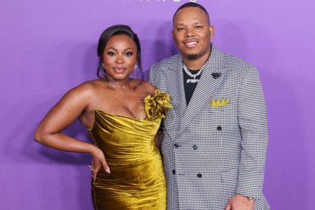 Photo for Naturi Naughton and husband Two Lewis arrive at the 55th Annual NAACP Image Awards held at the Shrine Auditorium and Expo Hall on March 16, 2024 in Los Angeles, California, United States. - Royalty Free Image
