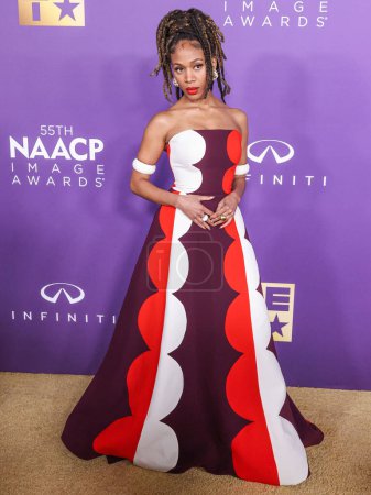 Téléchargez les photos : Nicole Beharie arrive à la 55e cérémonie annuelle des NAACP Image Awards qui se tient au Shrine Auditorium and Expo Hall le 16 mars 2024 à Los Angeles, Californie, États-Unis. - en image libre de droit