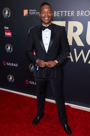Téléchargez les photos : Omar Lewis arrive à la 10e cérémonie annuelle des Truth Awards 2024 au Beverly Hilton Hotel le 30 mars 2024 à Beverly Hills, Los Angeles, Californie, États-Unis. - en image libre de droit