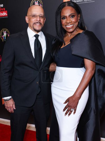 Foto de Vincent Hughes y su esposa Sheryl Lee Ralph llegan a los X Premios Anuales de la Verdad 2024 celebrados en el Beverly Hilton Hotel el 30 de marzo de 2024 en Beverly Hills, Los Ángeles, California, Estados Unidos. - Imagen libre de derechos