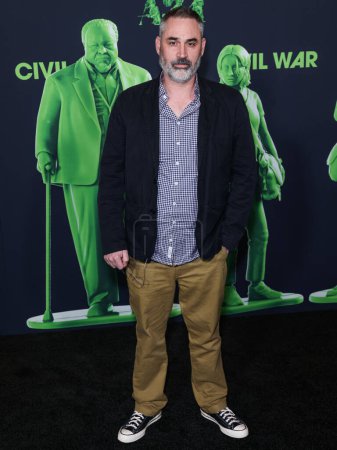 Téléchargez les photos : Alex Garland arrive au Los Angeles Special Screening Of A24 's' Civil War 'qui a eu lieu au Academy Museum of Motion Pictures le 2 avril 2024 à Los Angeles, Californie, États-Unis. - en image libre de droit