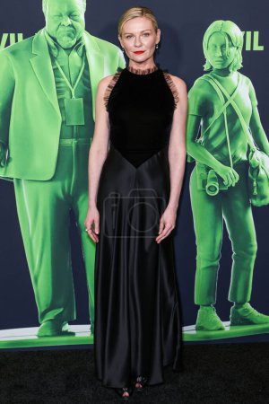 Téléchargez les photos : Kirsten Dunst arrive au Los Angeles Special Screening Of A24 's' Civil War 'qui a eu lieu au Academy Museum of Motion Pictures le 2 avril 2024 à Los Angeles, Californie, États-Unis. - en image libre de droit