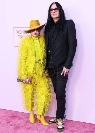 Téléchargez les photos : Bea Akerlund et Jonas Akerlund arrivent au Fashion Trust U.S. Prix 2024 dans une résidence privée le 9 avril 2024 à Beverly Hills, Los Angeles, Californie, États-Unis. - en image libre de droit