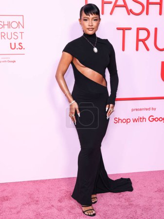 Téléchargez les photos : Karrueche Tran portant une robe LaQuan Smith arrive au Fashion Trust U.S. Prix 2024 dans une résidence privée le 9 avril 2024 à Beverly Hills, Los Angeles, Californie, États-Unis. - en image libre de droit