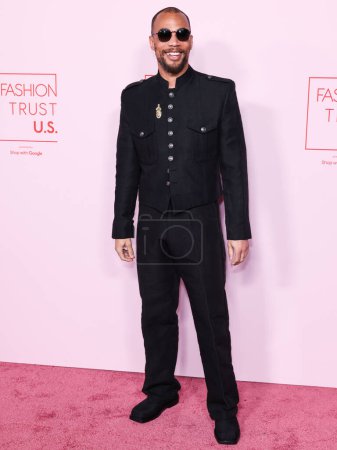 Téléchargez les photos : Kendrick Sampson arrive au Fashion Trust U.S. Prix 2024 dans une résidence privée le 9 avril 2024 à Beverly Hills, Los Angeles, Californie, États-Unis. - en image libre de droit