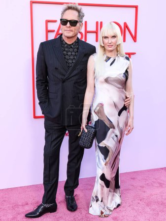 Téléchargez les photos : Matt Sorum et Ace Harper arrivent au Fashion Trust U.S. Prix 2024 dans une résidence privée le 9 avril 2024 à Beverly Hills, Los Angeles, Californie, États-Unis. - en image libre de droit