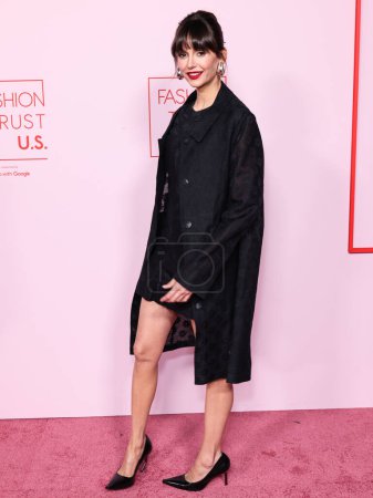 Téléchargez les photos : Nina Dobrev portant une tenue Tory Burch arrive au Fashion Trust U.S. Prix 2024 dans une résidence privée le 9 avril 2024 à Beverly Hills, Los Angeles, Californie, États-Unis. - en image libre de droit