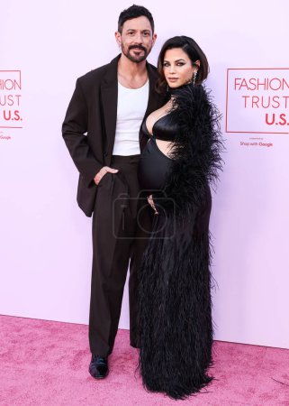 Téléchargez les photos : Steve Kazee et sa petite amie Jenna Dewan arrivent au Fashion Trust U.S. Prix 2024 dans une résidence privée le 9 avril 2024 à Beverly Hills, Los Angeles, Californie, États-Unis. - en image libre de droit
