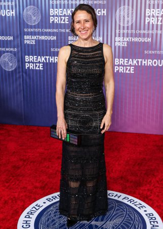 Téléchargez les photos : Anne Wojcicki arrive à la 10e cérémonie annuelle de remise des prix Breakthrough qui s'est tenue au Academy Museum of Motion Pictures le 13 avril 2024 à Los Angeles, Californie, États-Unis. - en image libre de droit