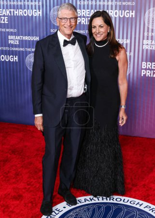 Photo for Bill Gates and girlfriend Paula Hurd arrive at the 10th Annual Breakthrough Prize Ceremony held at the Academy Museum of Motion Pictures on April 13, 2024 in Los Angeles, California, United States. - Royalty Free Image